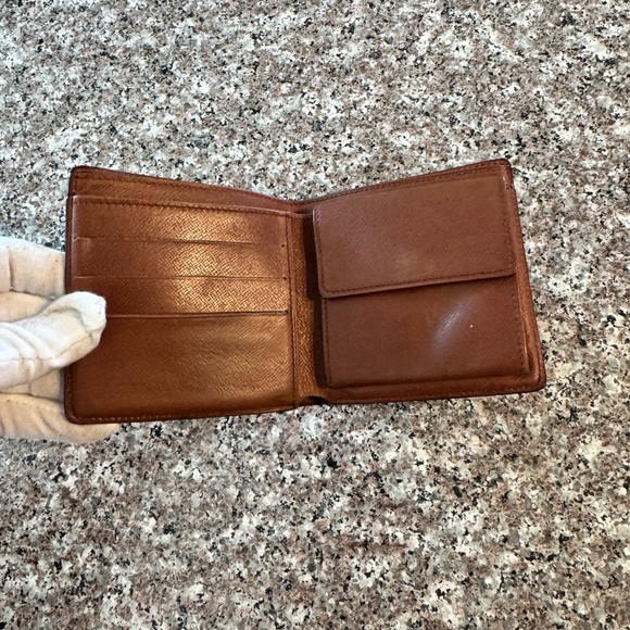 - Louis Vuitton, men's monogram, bifold, wallet, vintage - Picture 6 of 17